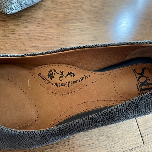 Escarpin petit talon en suède texturé bleu-gris - Picture 4 of 5